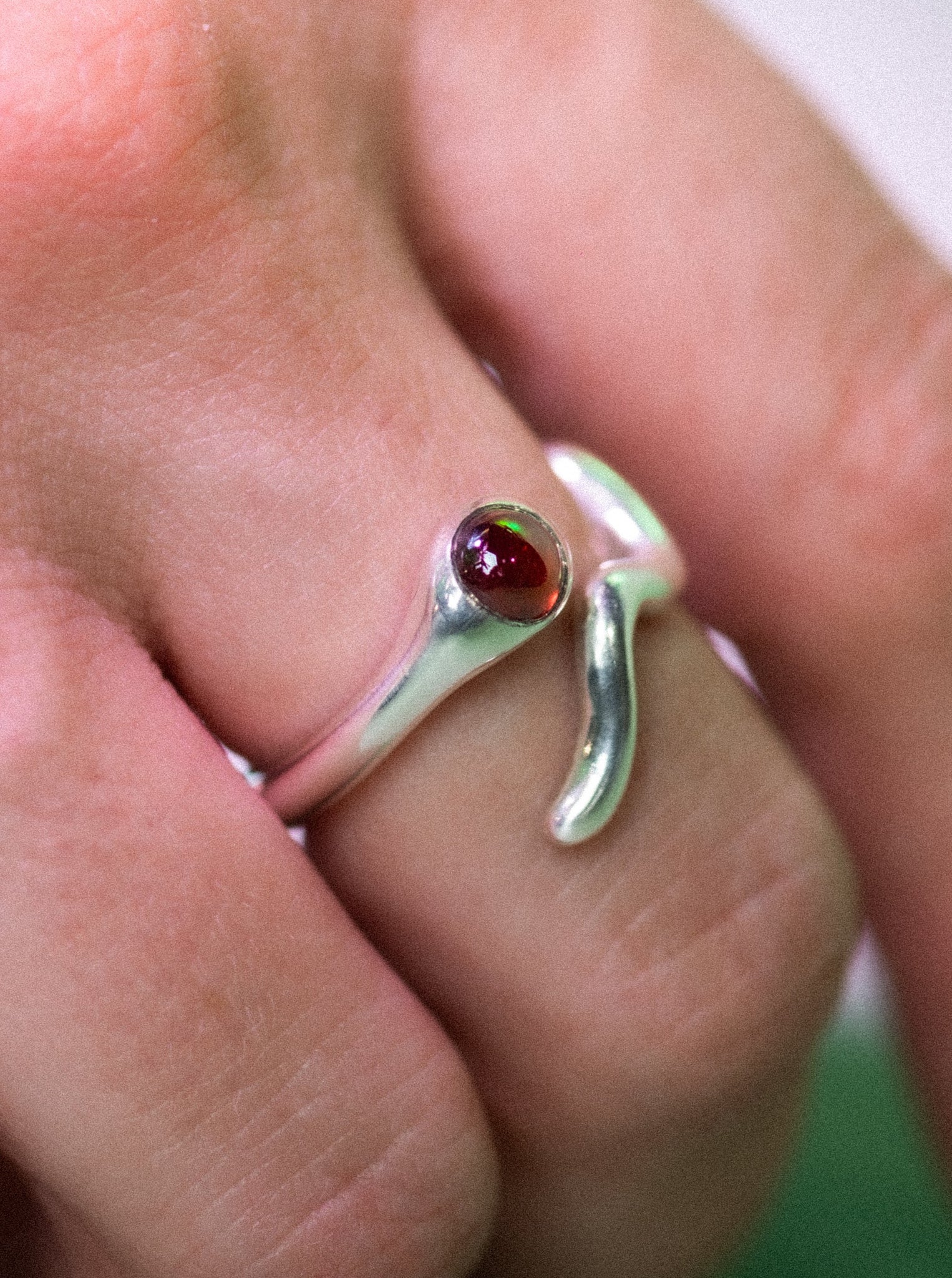 Squiggle Ring with garnet